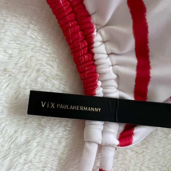 NWT. ViX PaulaHermanny white and red stripes bikini top. Size Dcup. - Picture 4 of 4